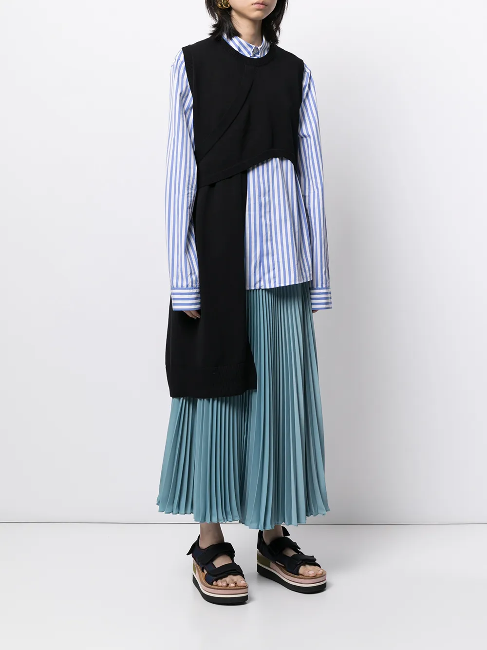 фото Enföld топ асимметричного кроя с вырезами