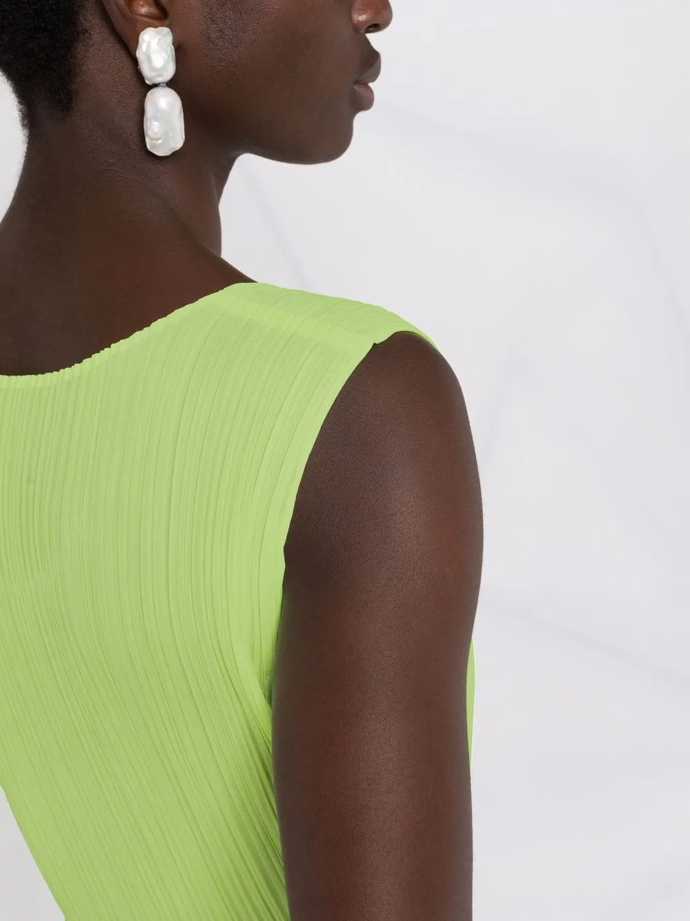 фото Pleats please issey miyake плиссированный топ без рукавов