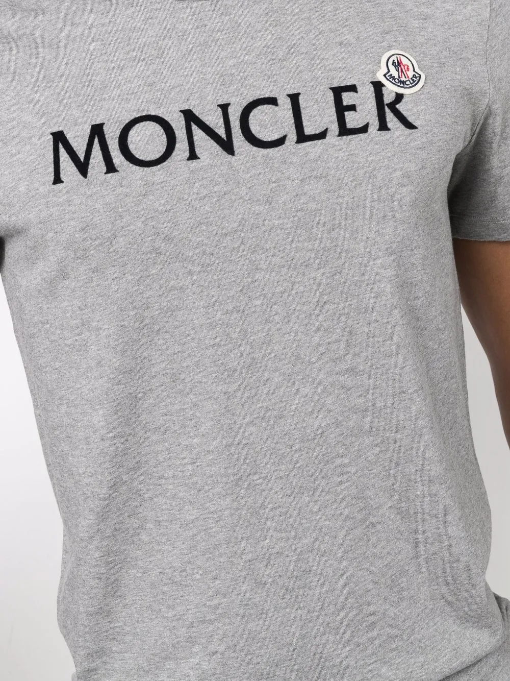 фото Moncler футболка с нашивкой-логотипом