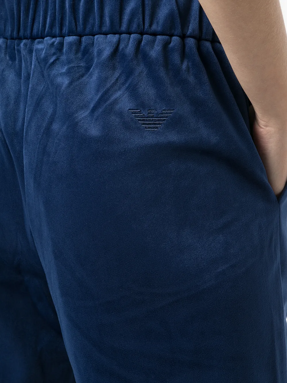 фото Emporio armani бархатные брюки с вышитым логотипом