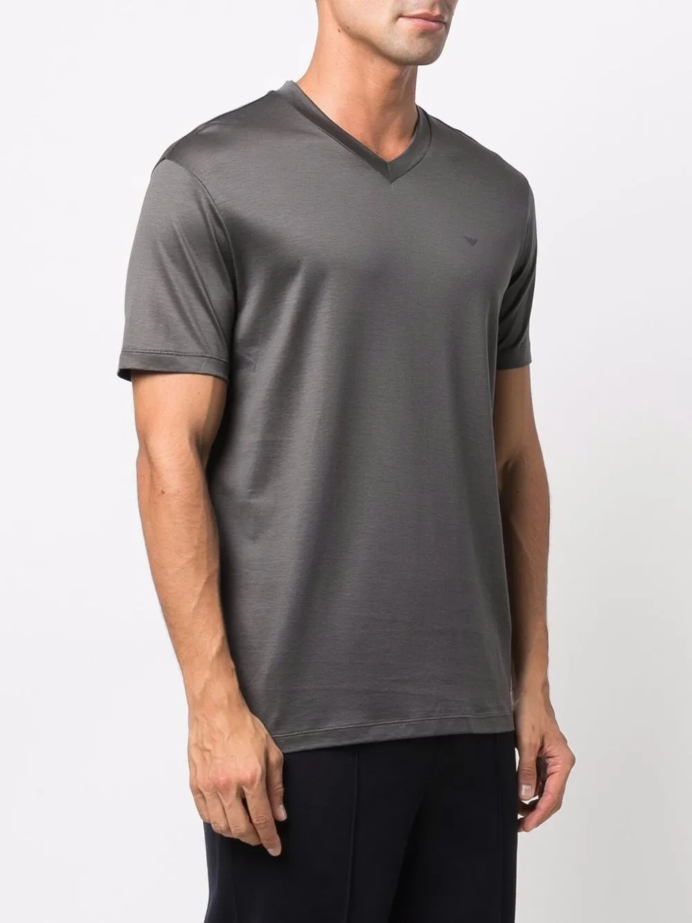 фото Emporio armani футболка с v-образным вырезом и логотипом