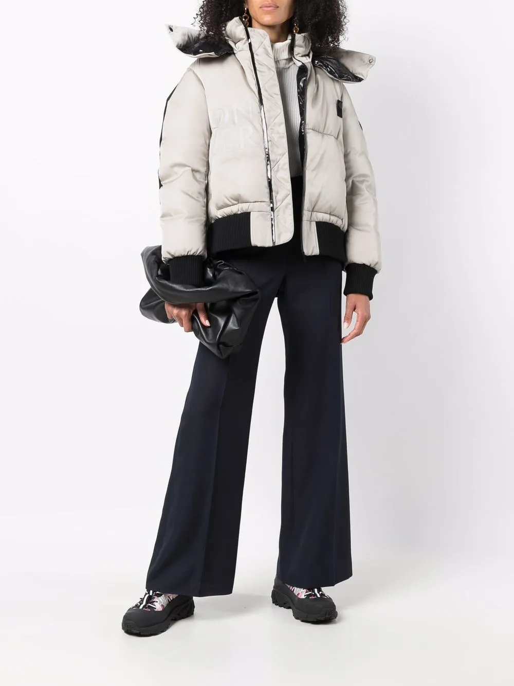 фото Moncler пуховик с нашивкой-логотипом
