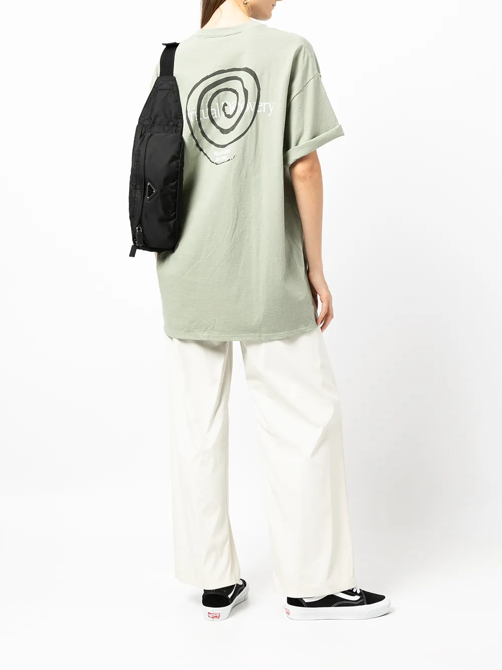 фото Museum of peace & quiet футболка с логотипом