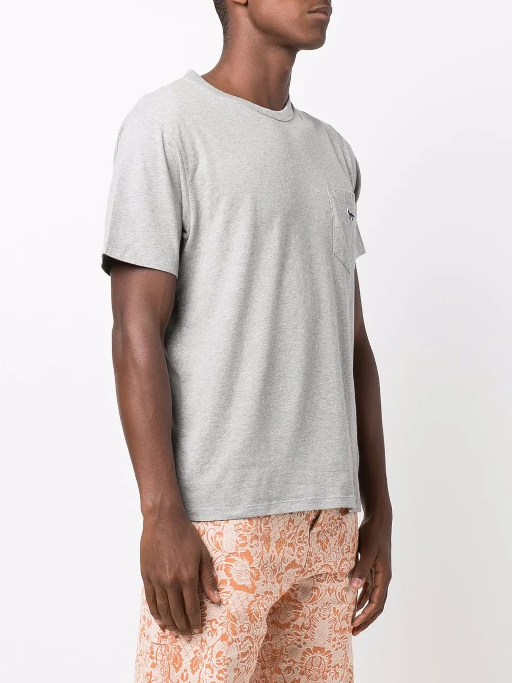 фото Maison kitsuné футболка с карманом и вышитым логотипом