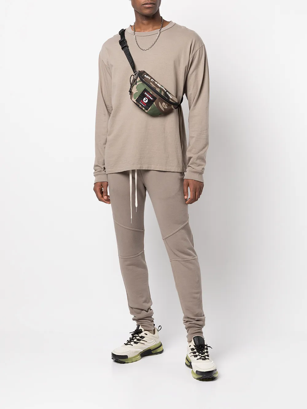 фото John elliott спортивные брюки escobar с кулиской
