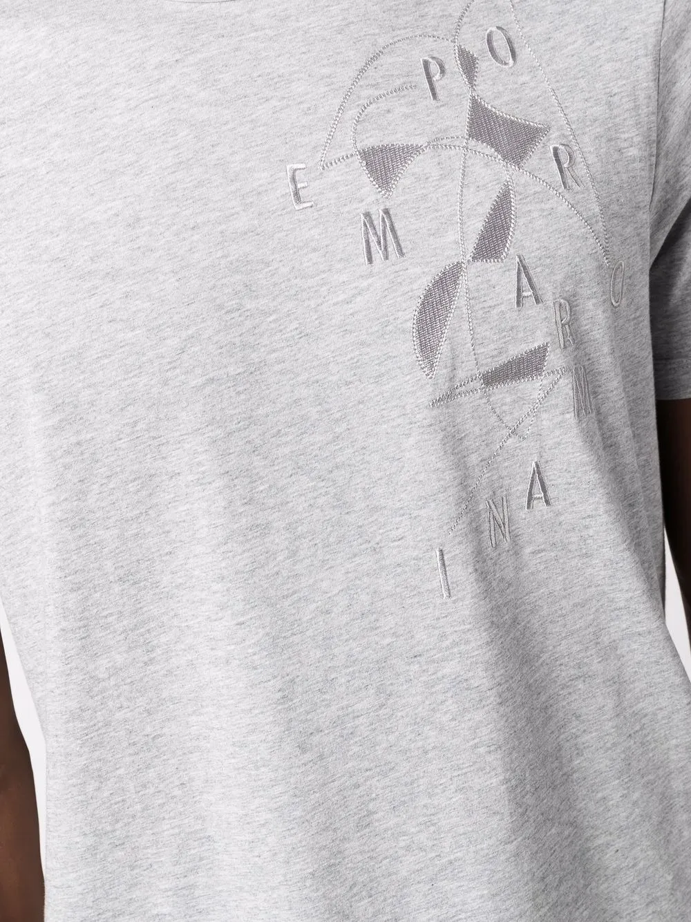 фото Emporio armani футболка с вышитым логотипом