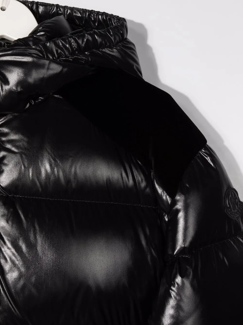 фото Moncler enfant пуховик chouelle с логотипом