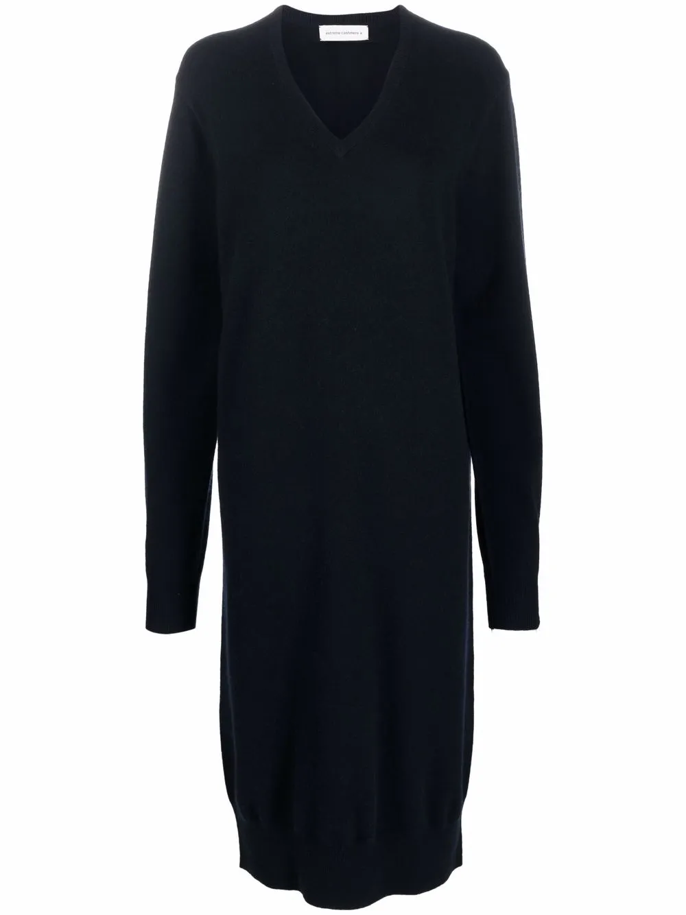 фото Extreme cashmere трикотажное платье макси с v-образным вырезом