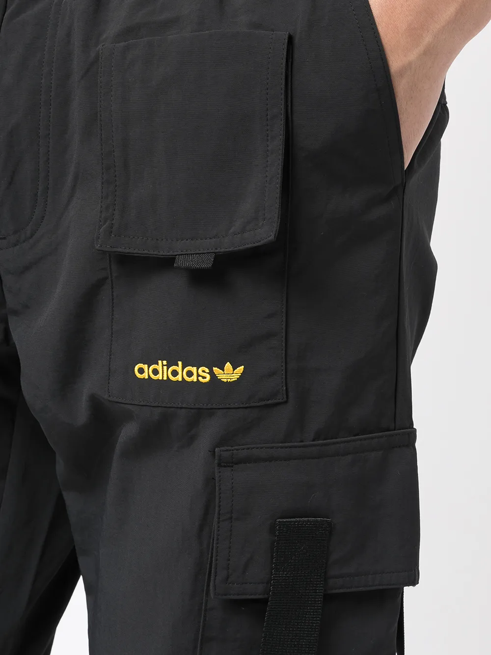 фото Adidas брюки карго с логотипом