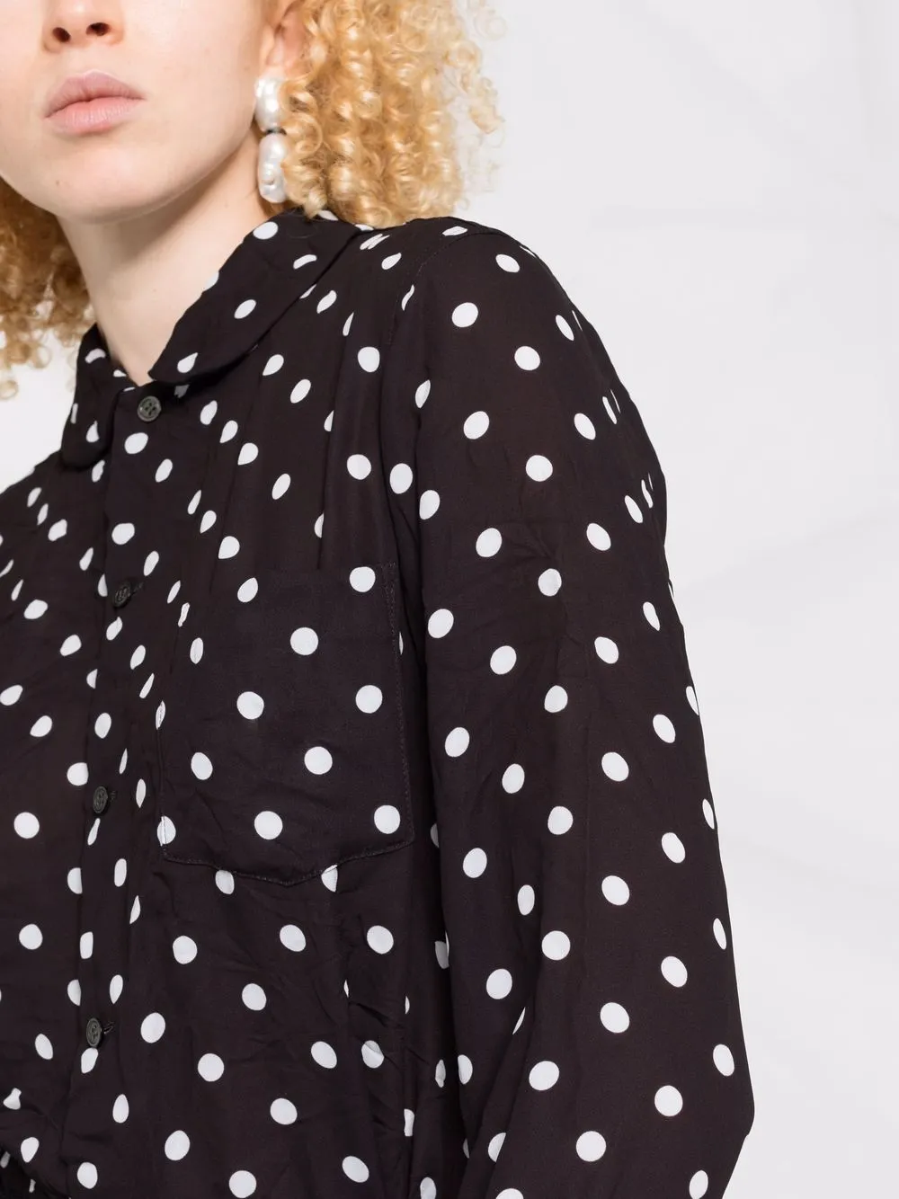 фото Comme des garçons comme des garçons атласная рубашка в горох