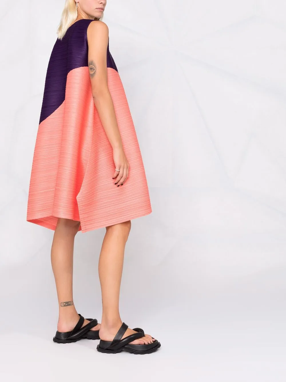 фото Pleats please issey miyake плиссированное платье без рукавов