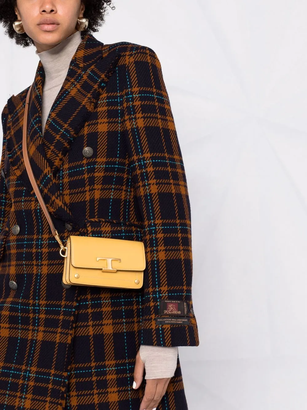 фото Tod's мини-сумка через плечо с логотипом
