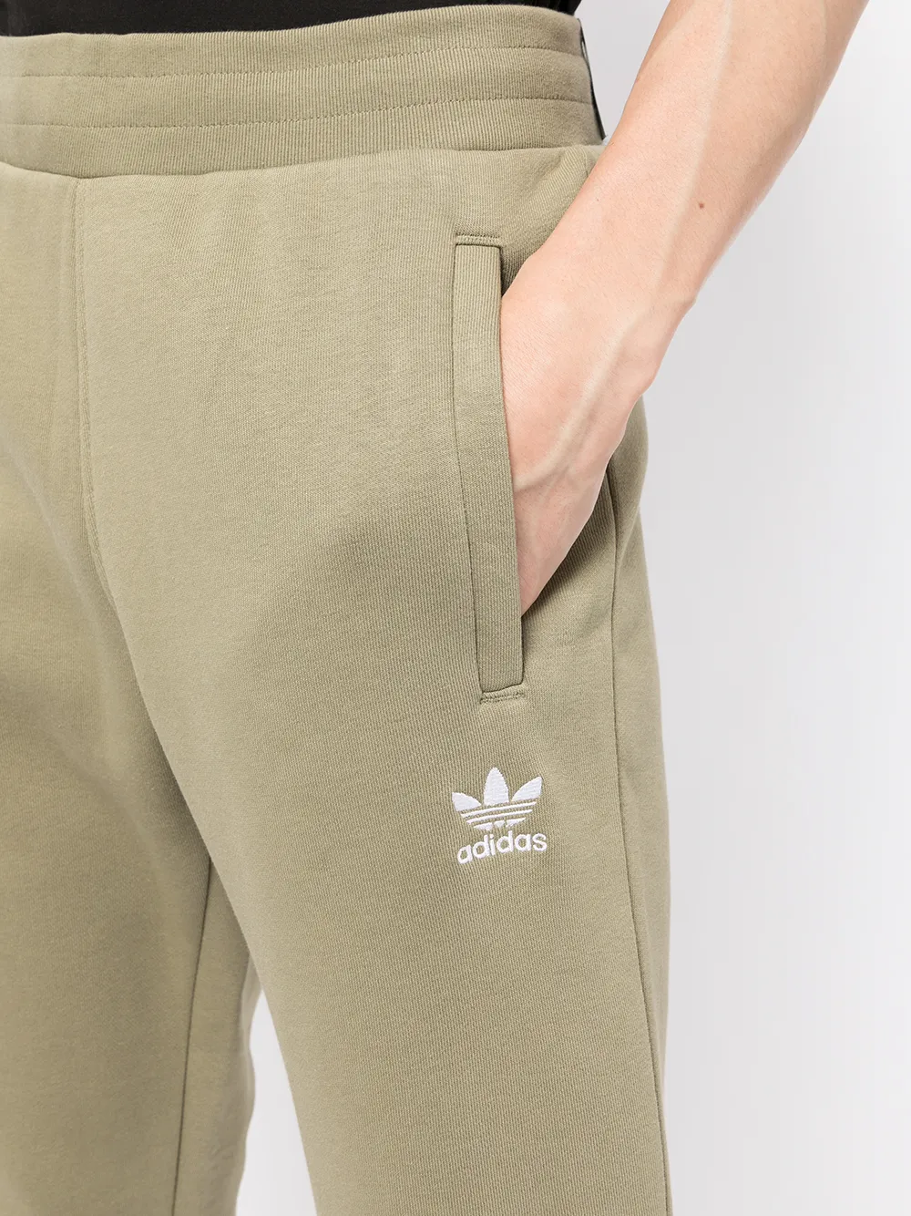 фото Adidas спортивные брюки с вышитым логотипом