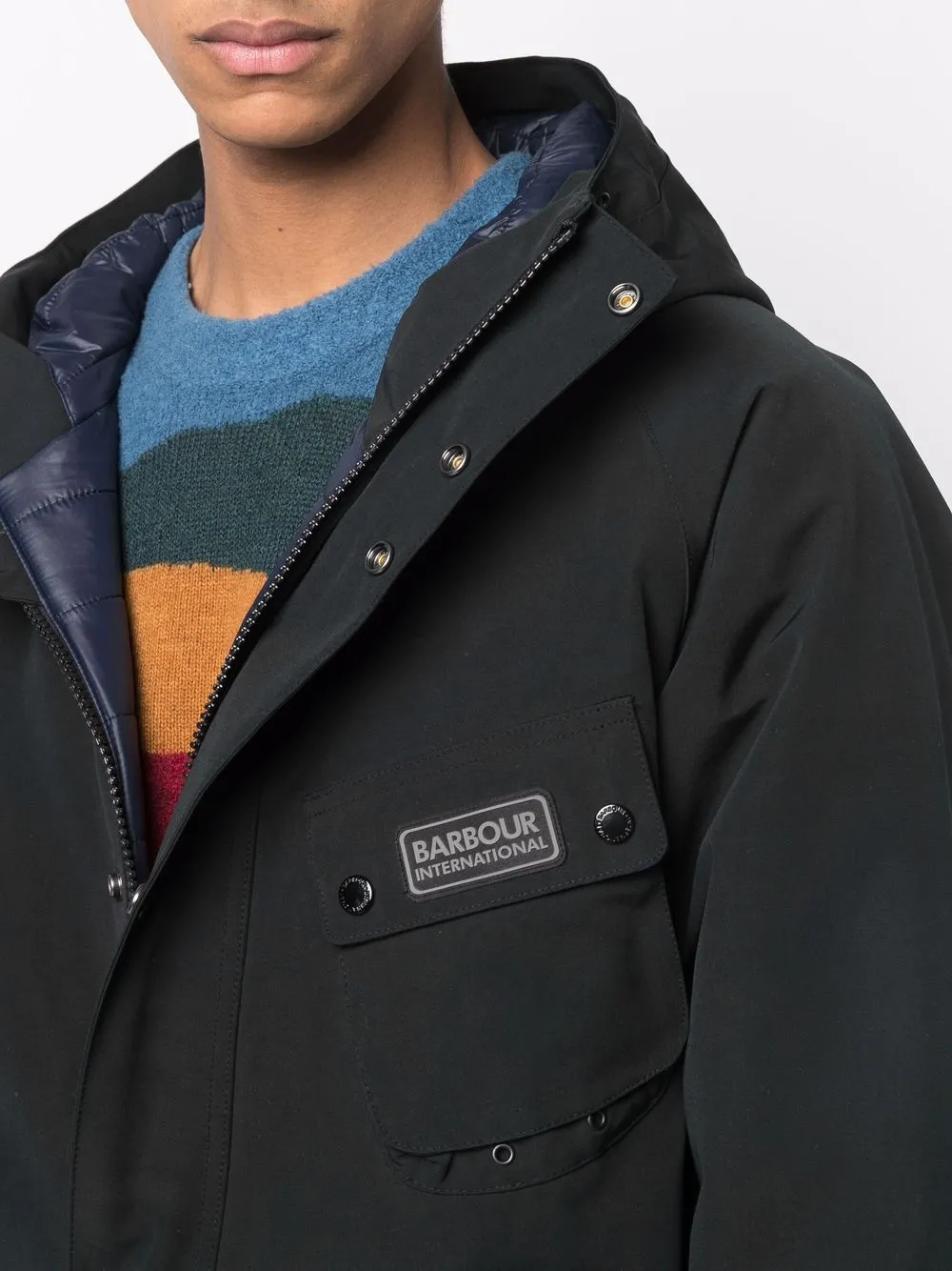 фото Barbour парка с капюшоном и логотипом
