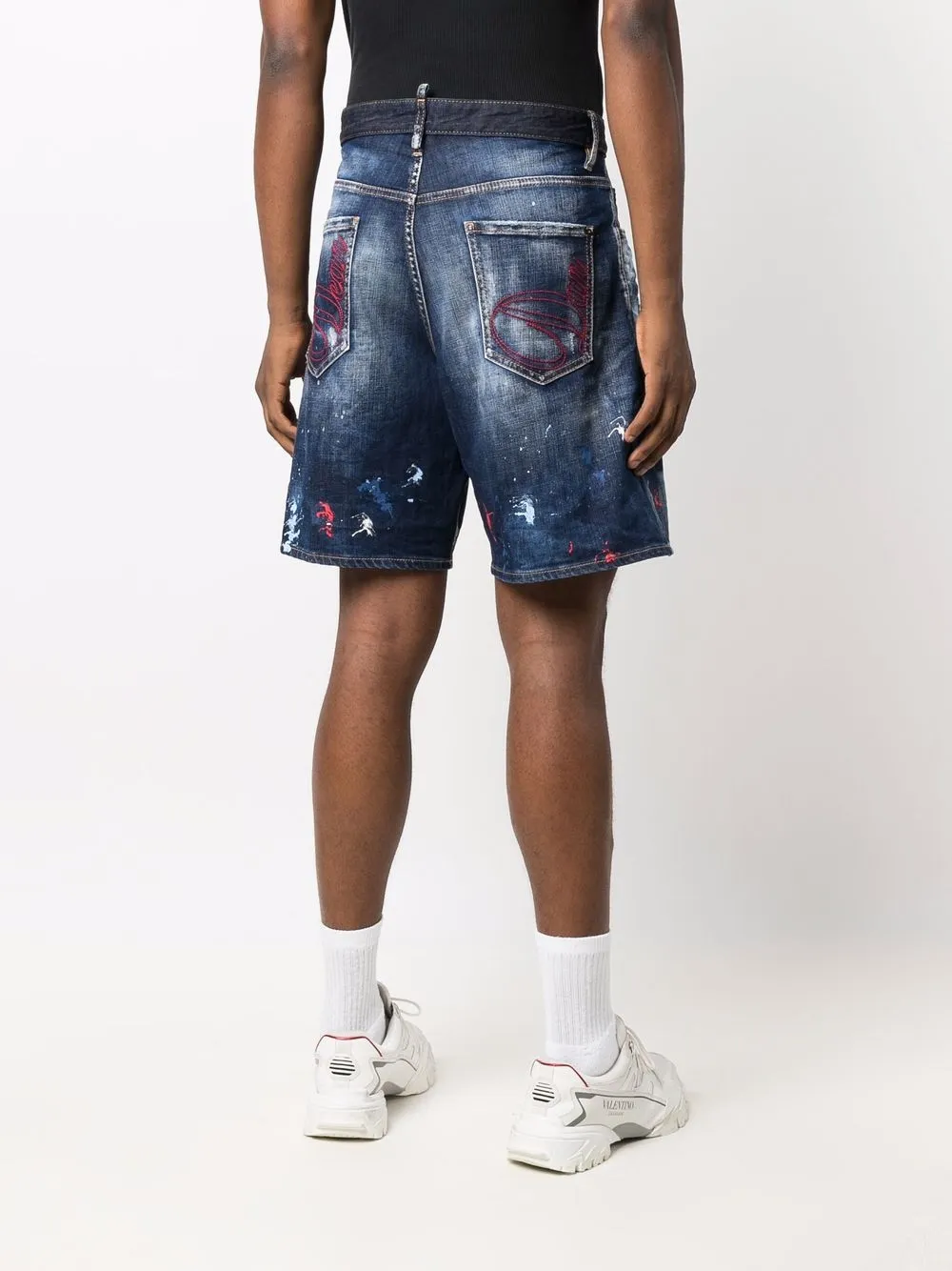фото Dsquared2 джинсовые шорты с эффектом потертости