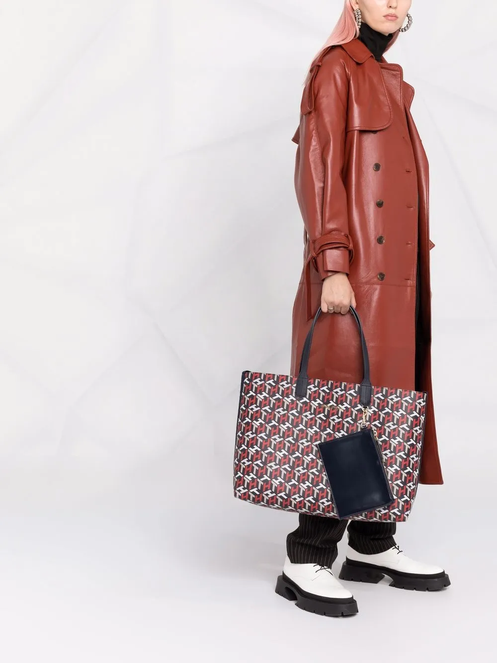 фото Tommy hilfiger сумка-тоут с монограммой