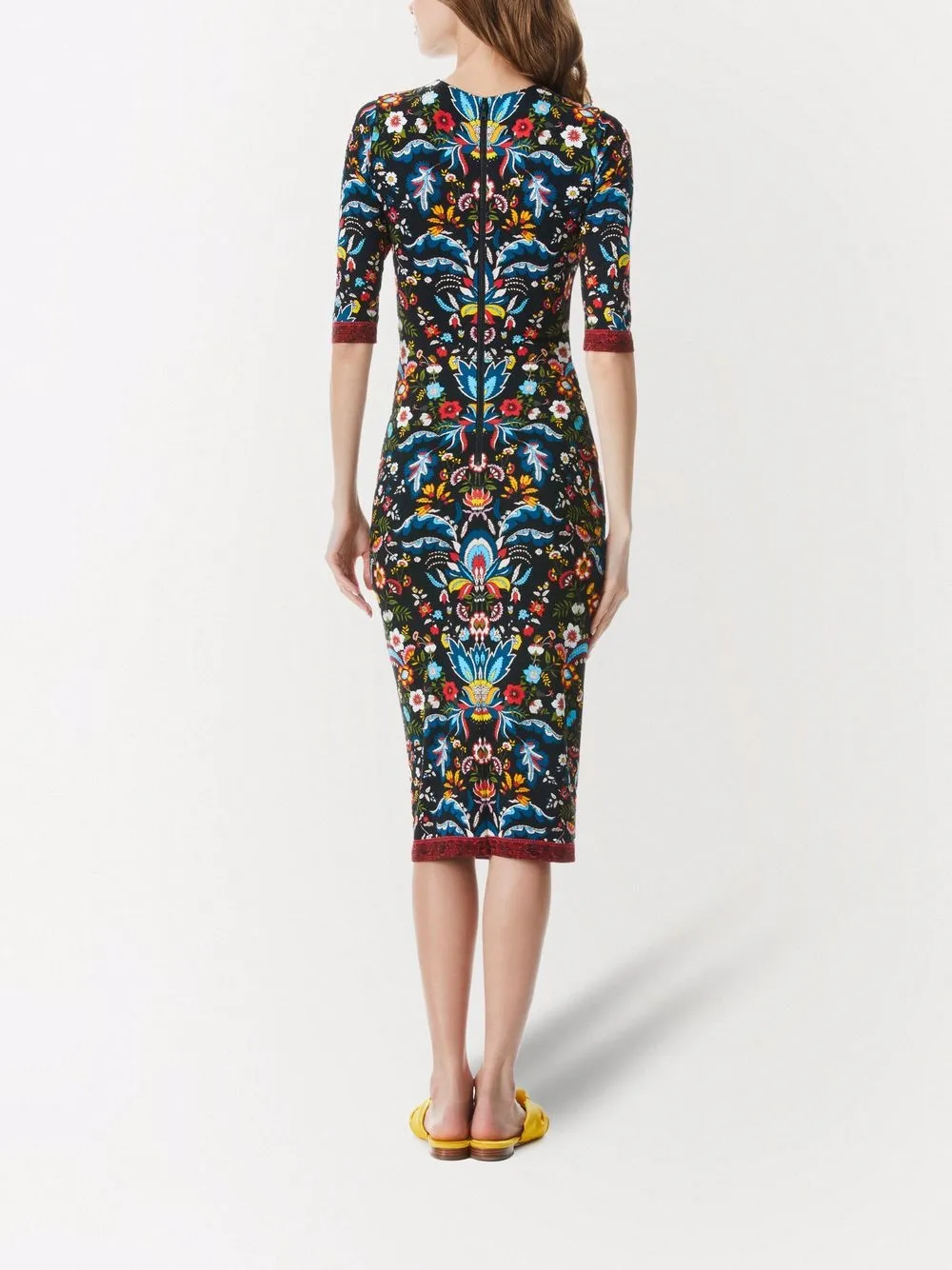 фото Alice+olivia приталенное платье delora с цветочным принтом