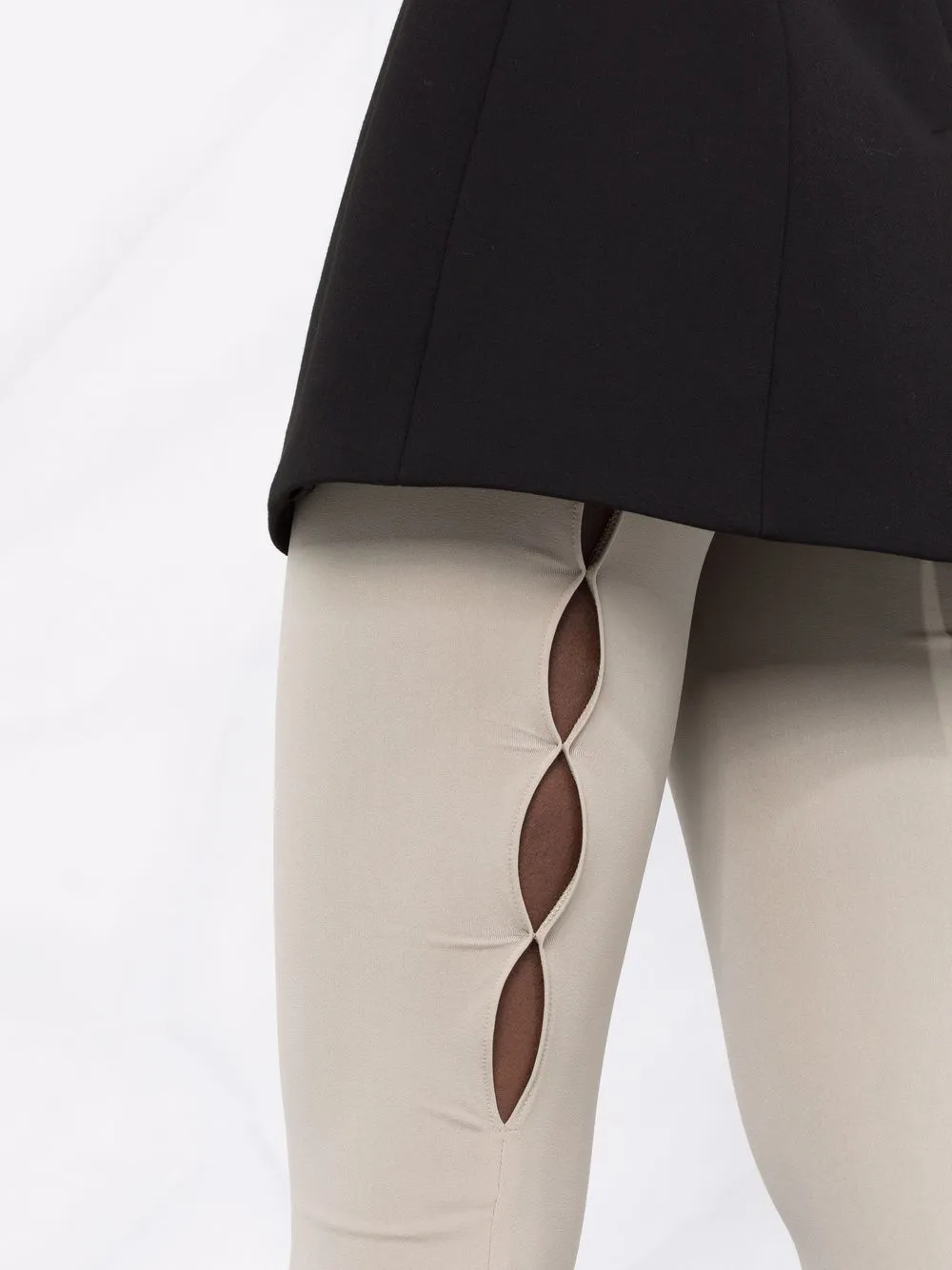 фото Rui брюки с завышенной талией и вырезами