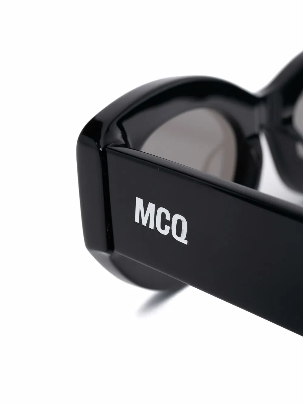 фото Mcq by alexander mcqueen eyewear солнцезащитные очки в оправе 'кошачий глаз'