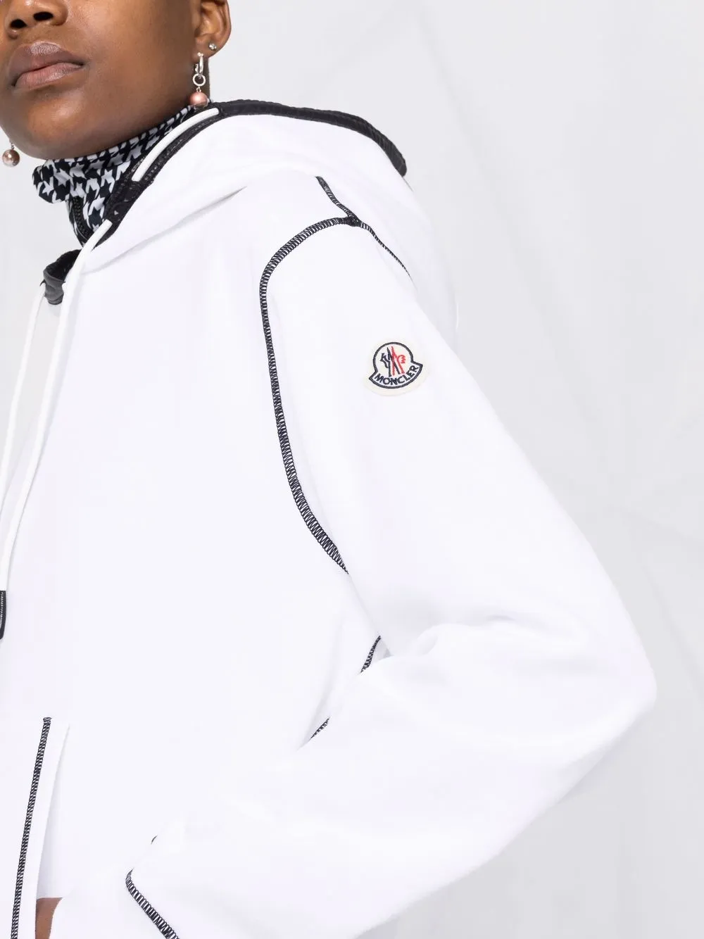 фото Moncler худи с контрастной строчкой