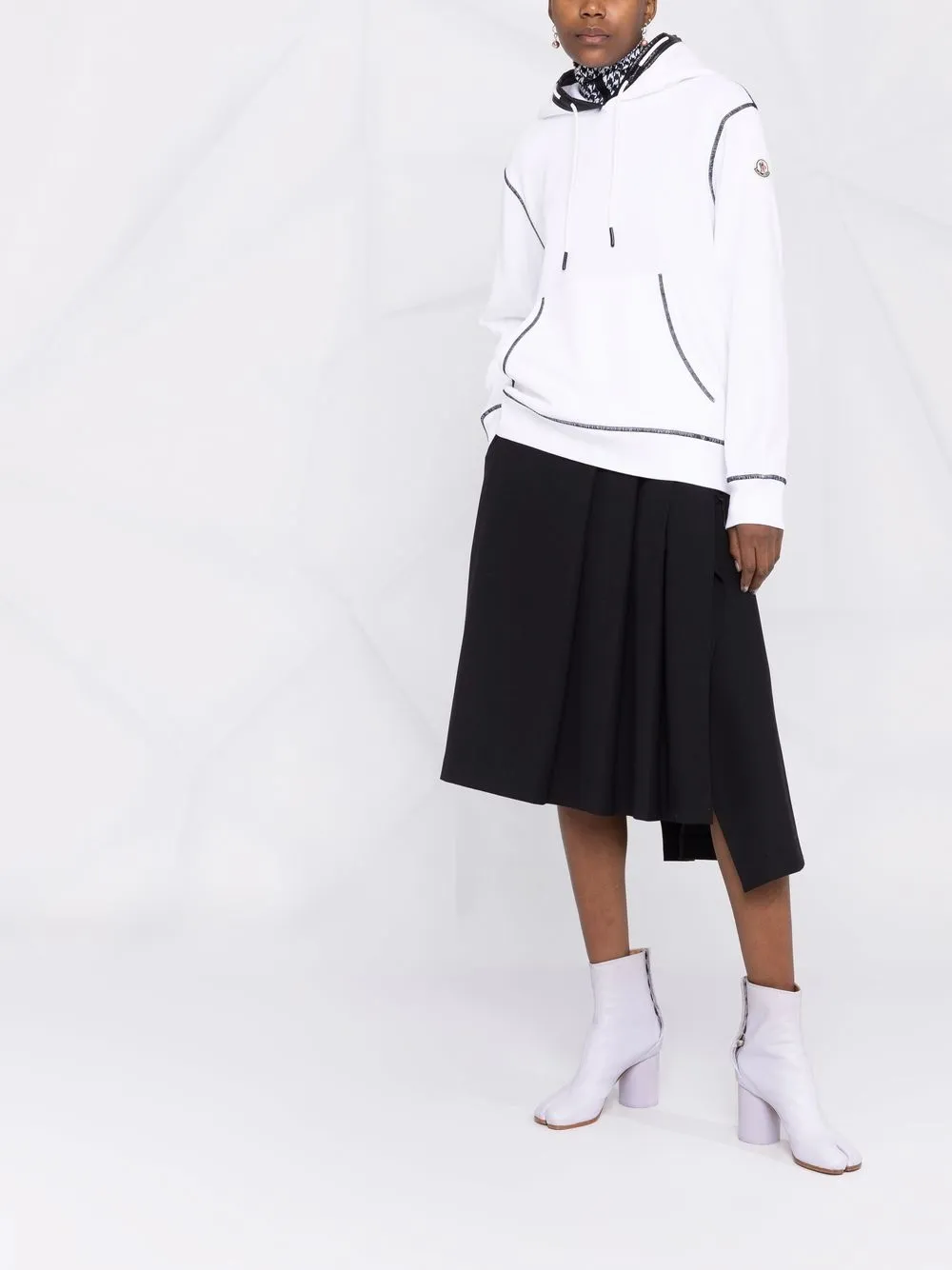 фото Moncler худи с контрастной строчкой