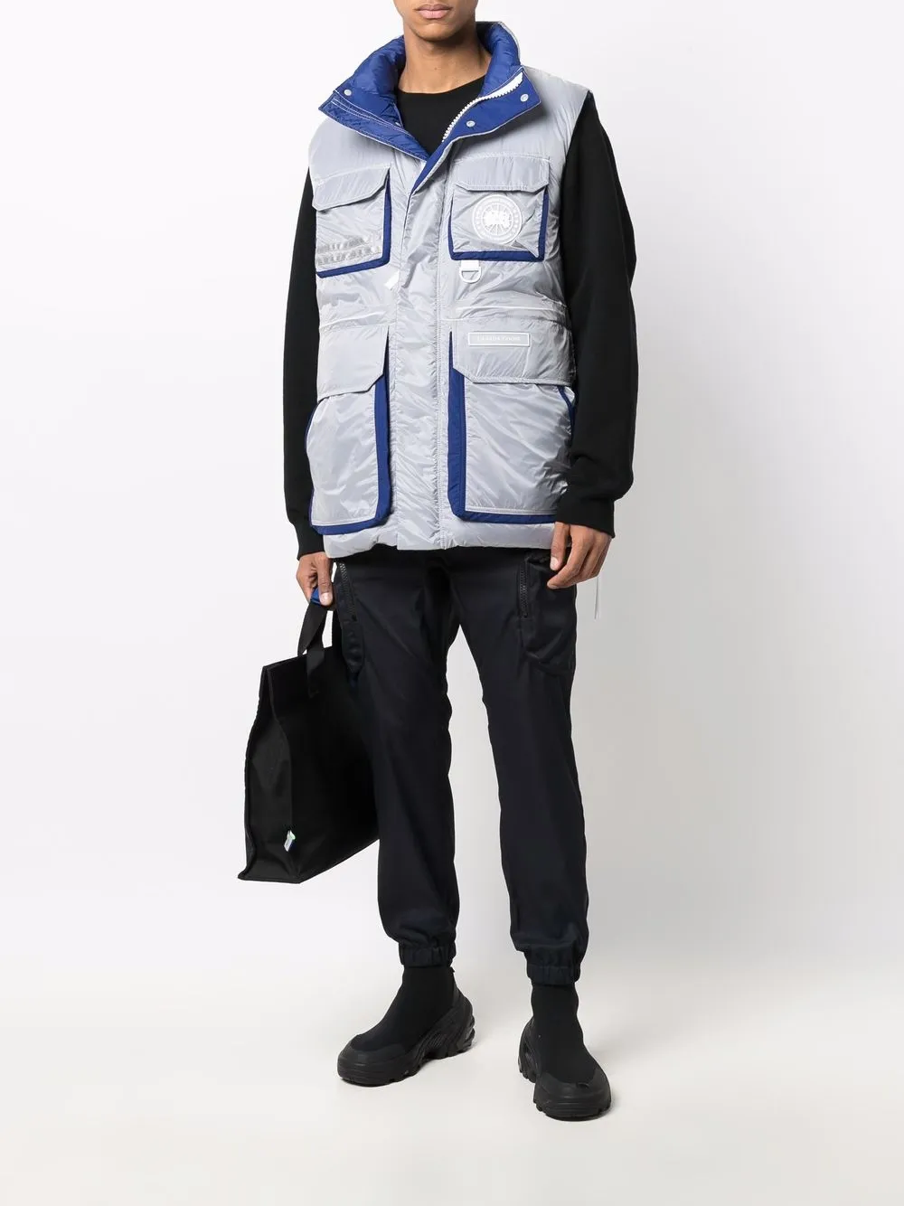 фото White mountaineering брюки с карманами на молнии