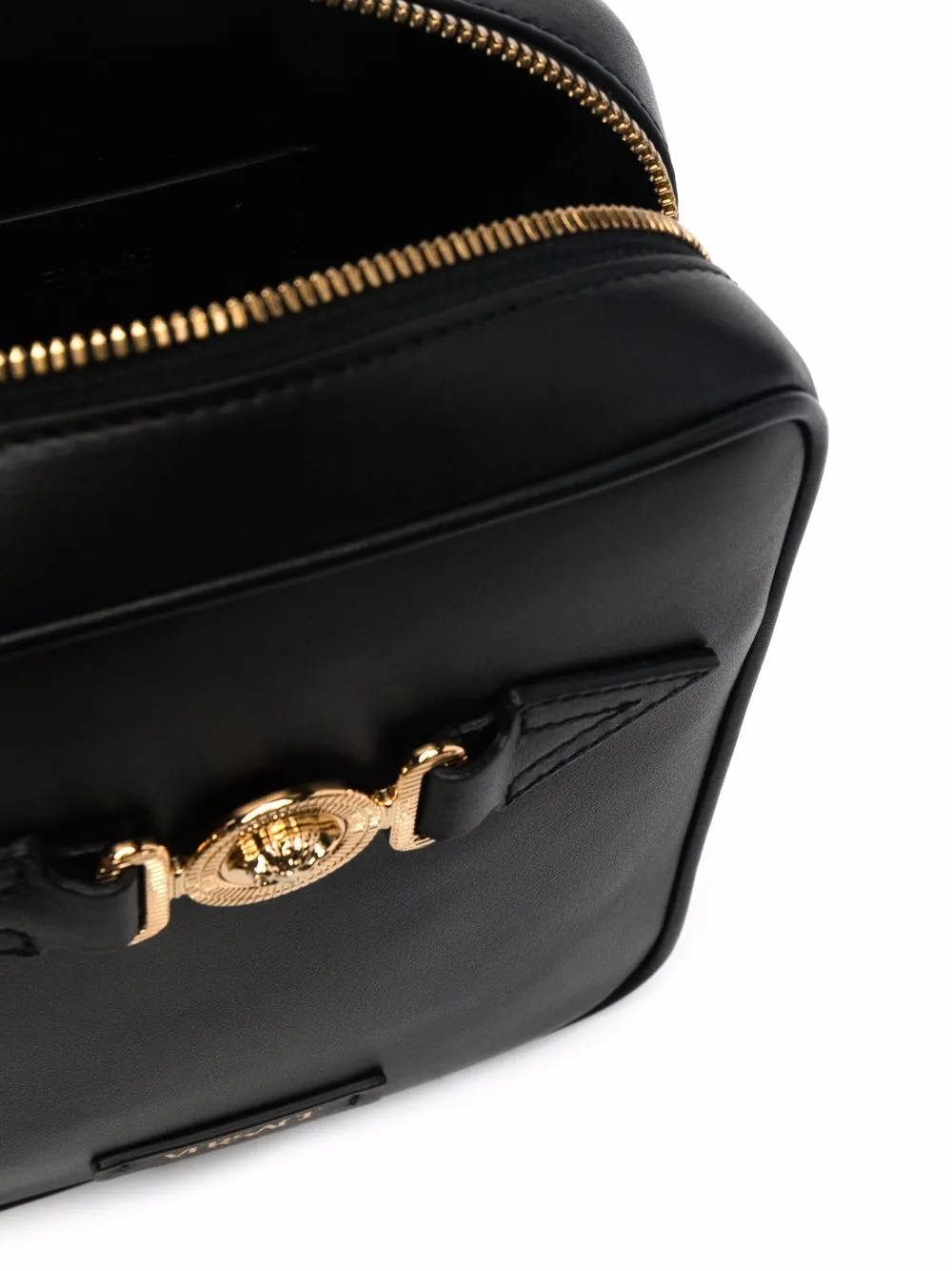 фото Versace сумка-мессенджер с подвеской medusa