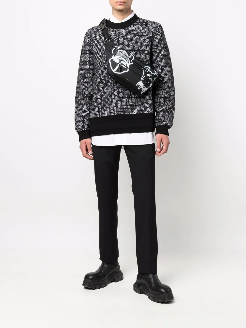 фото Givenchy поясная сумка с принтом граффити