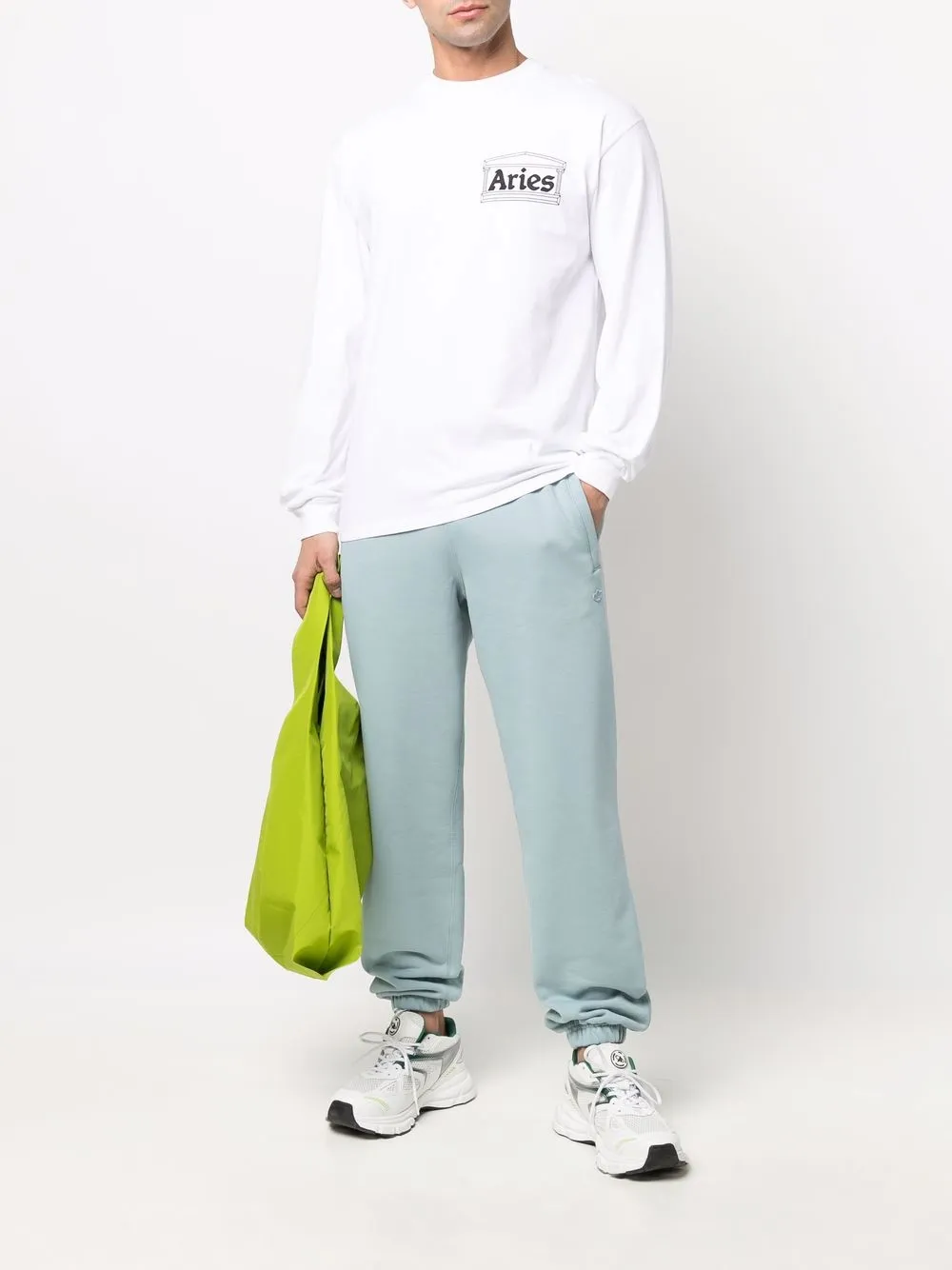 фото Adidas брюки с нашивкой-логотипом