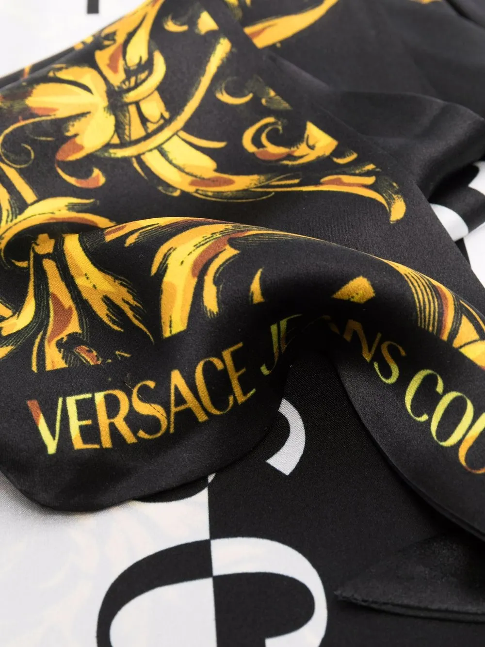 фото Versace jeans couture шелковый платок с логотипом