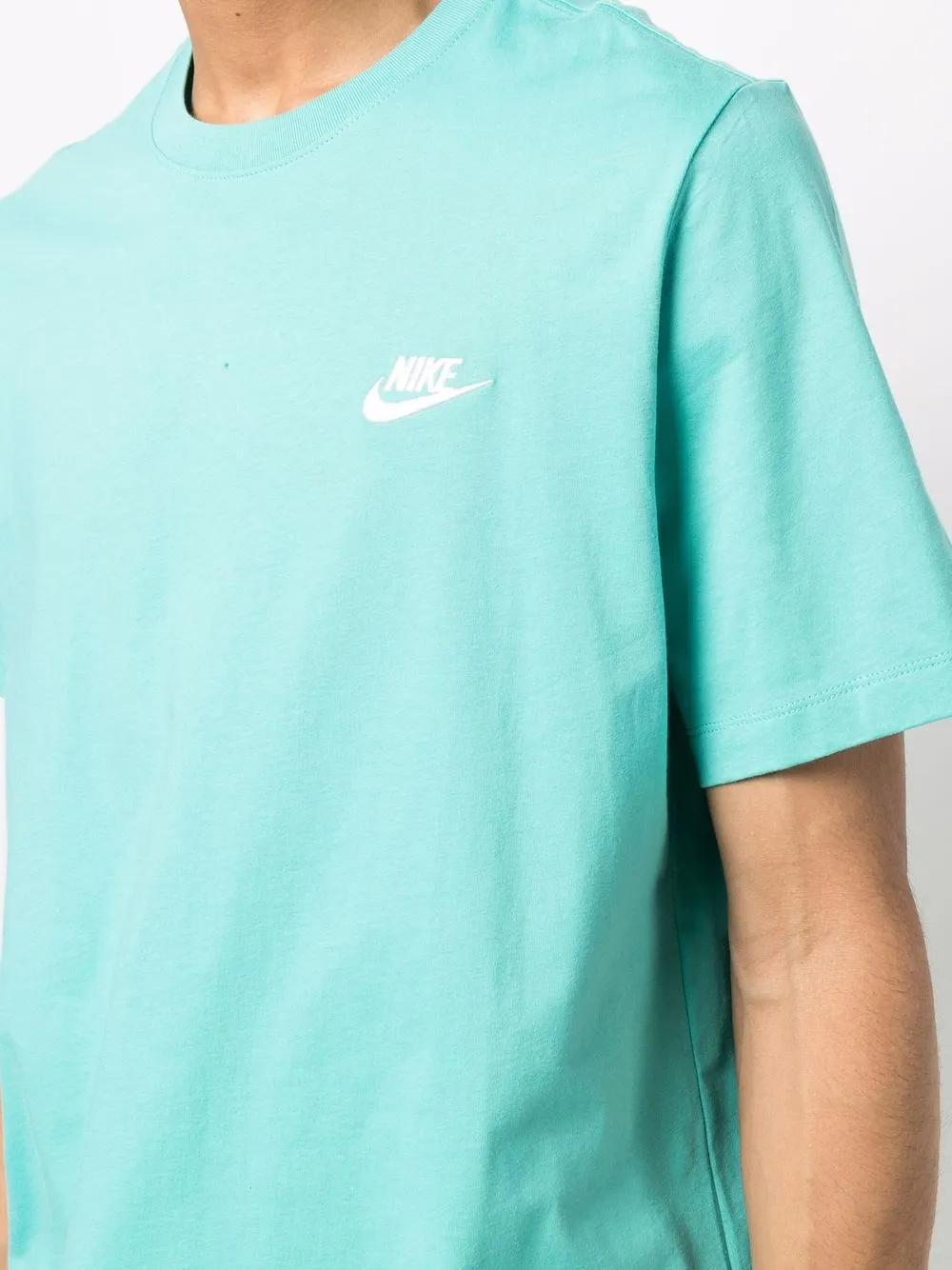 фото Nike футболка с вышитым логотипом