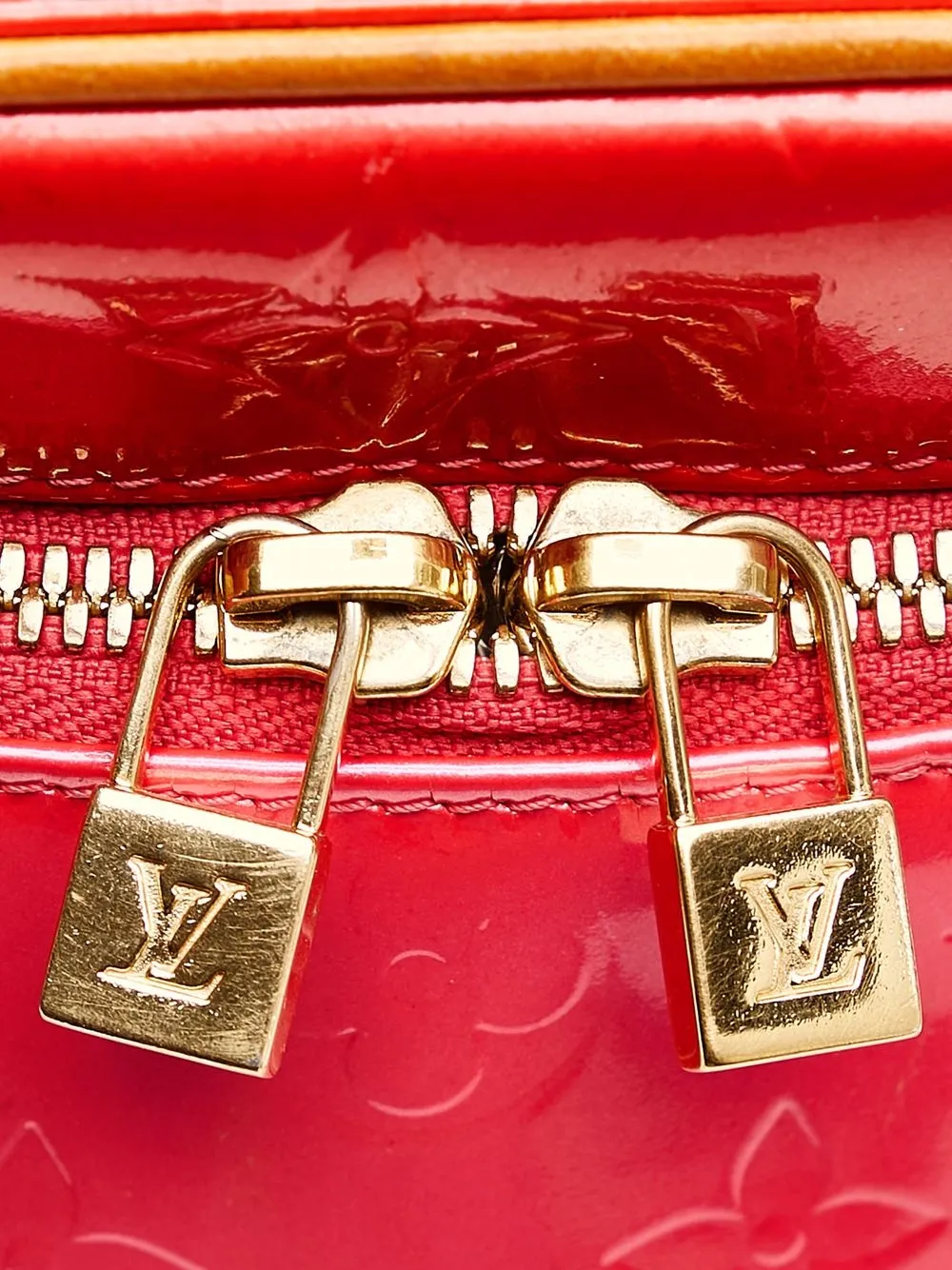 фото Louis vuitton сумка на плечо sullivan 2003-го года с тиснением vernis