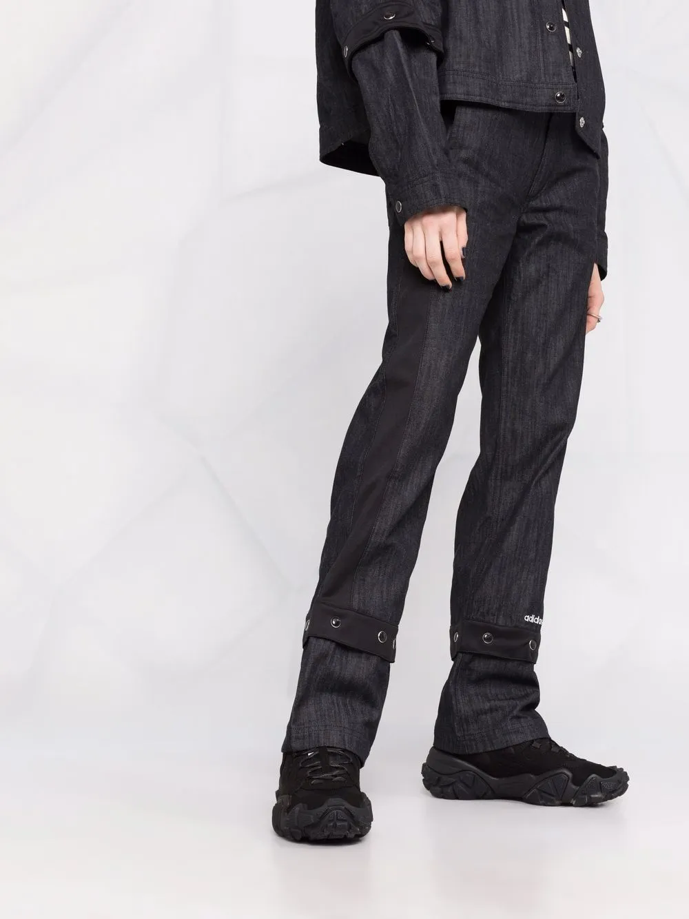 фото Adidas прямые брюки с вышитым логотипом