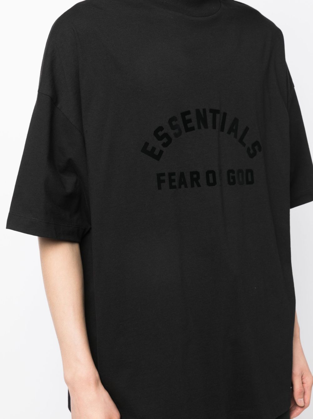 Fear Of God Essentials Playera Con Hombros Ca Dos Y Logo Estampado