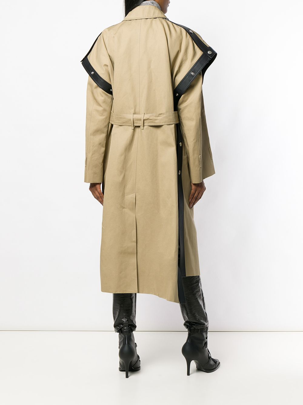 фото Givenchy тренч модели "оверсайз" с квадратными плечами