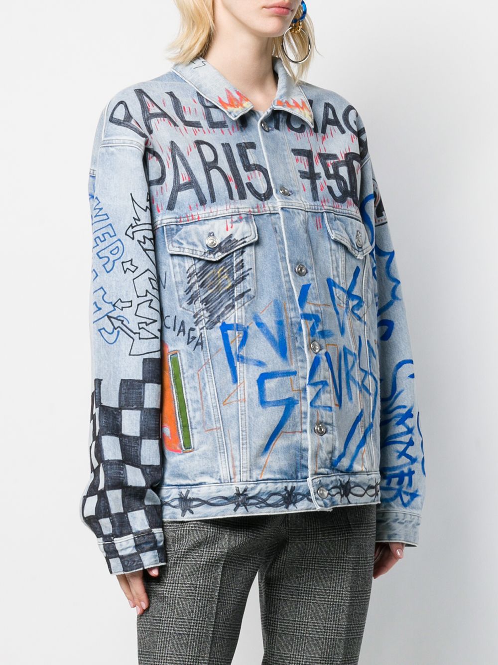 фото Balenciaga джинсовая куртка оверсайз с принтом граффити