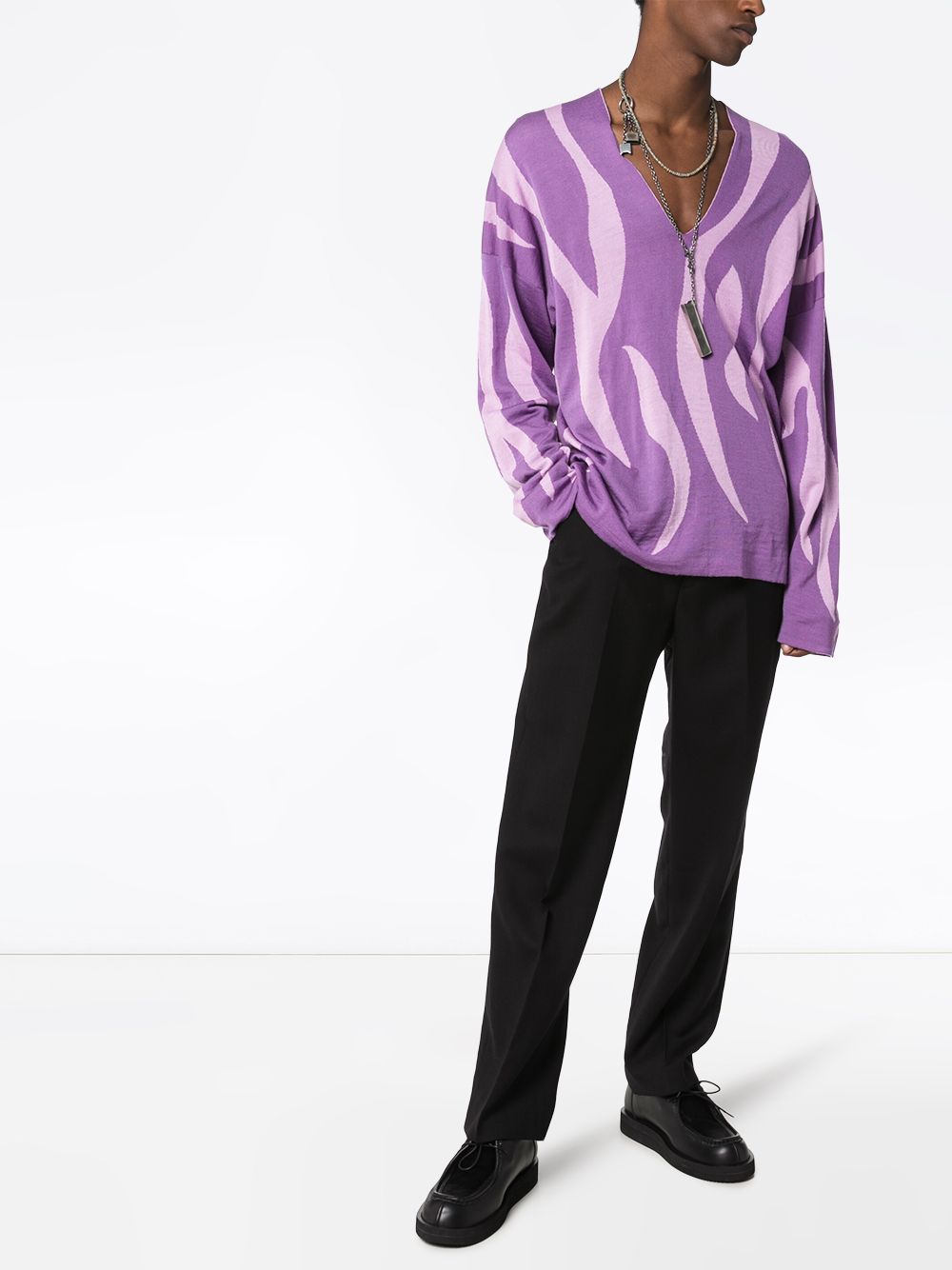 фото Sulvam полосатый свитер с v-образным вырезом