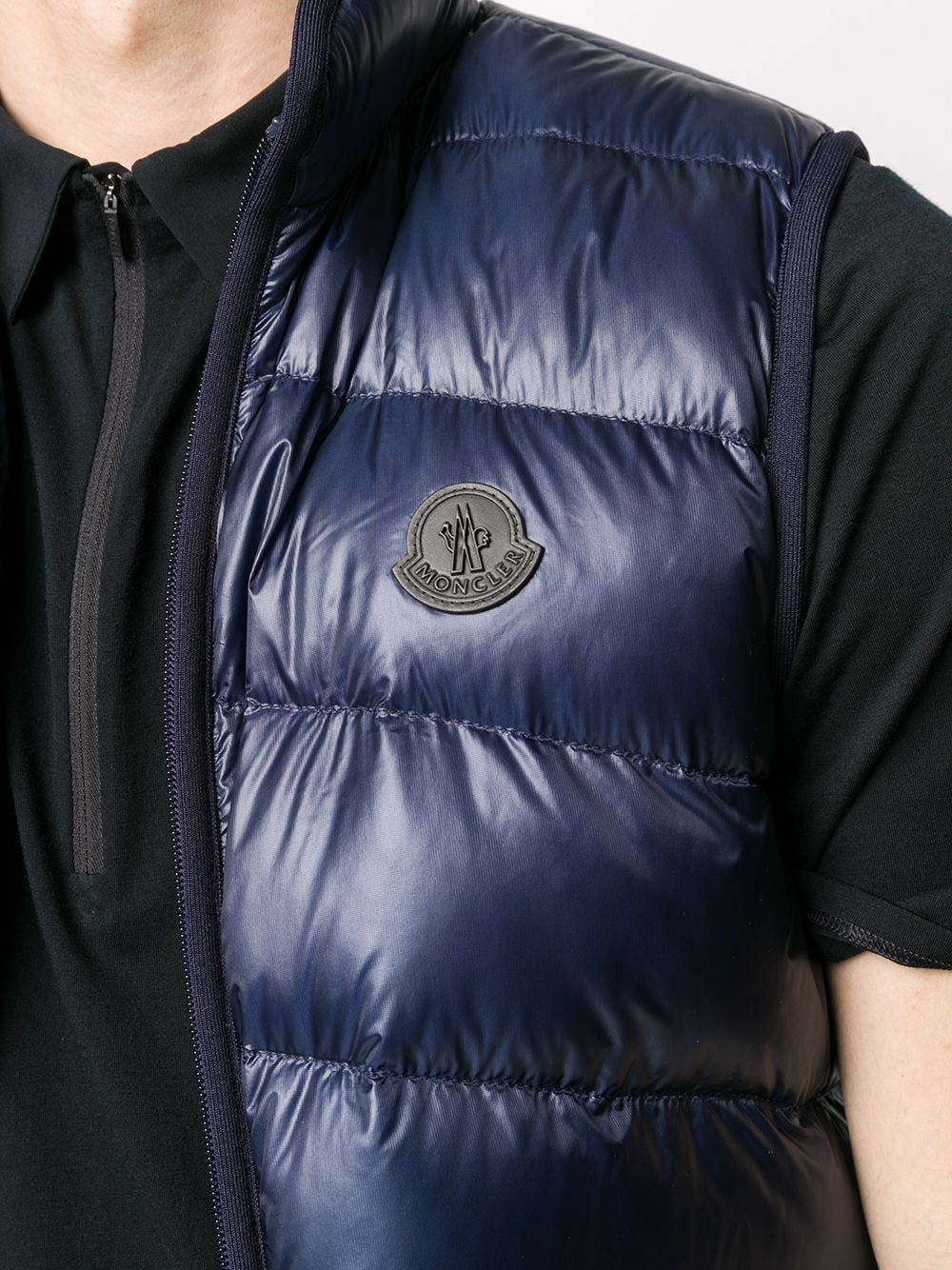 фото Moncler жилет с логотипом