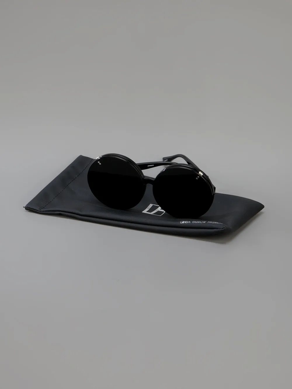 Linda Farrow 'Original Mickey' sunglasses Zwart