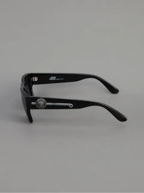Versace Rectangulaires Farfetch Vintage De Soleil Lunettes IwqFI08x