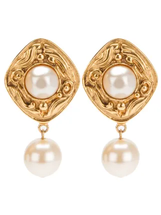 Chanel Vintage Pearl Drop Earrings Farfetch Chanel Vintage Pearl Drop Earrings