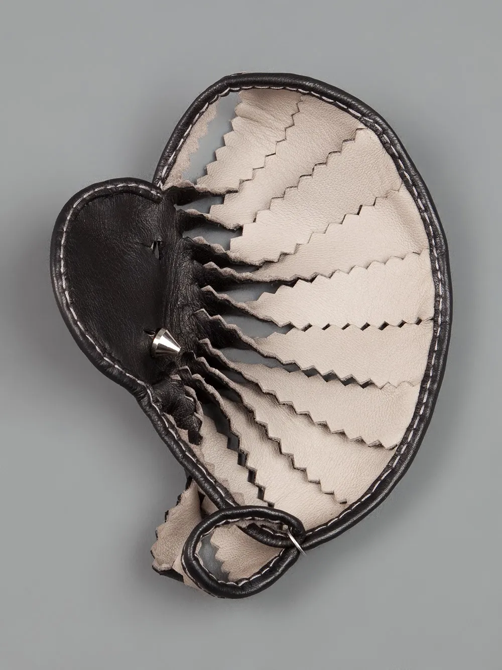 Thomasine shell cuff | Image 2