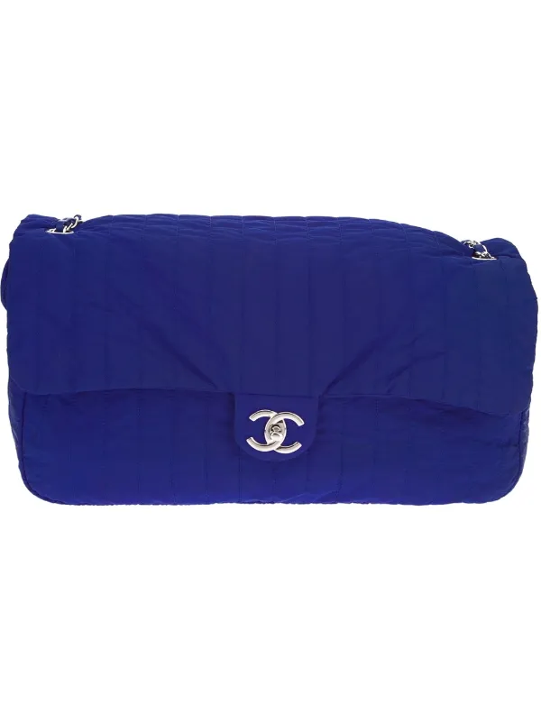 Chanel Pre-owned Quilted Shoulder Bag in Blue