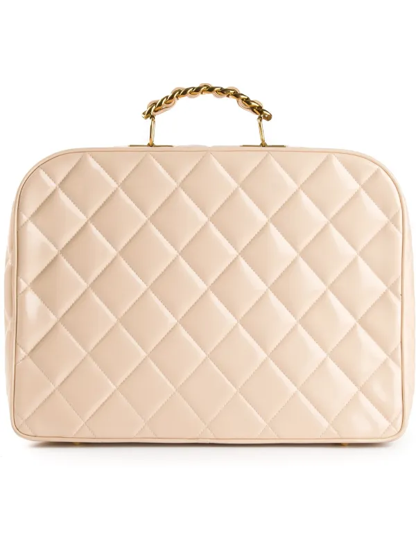 Chanel Pre-owned Quilted Case in Neutrals