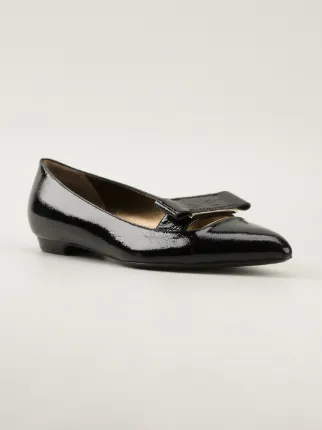 pointed toe ballerinas
