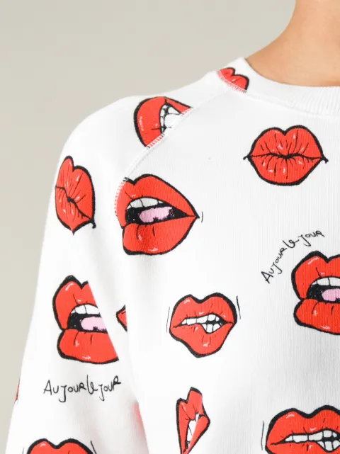 lip print sweatshirt