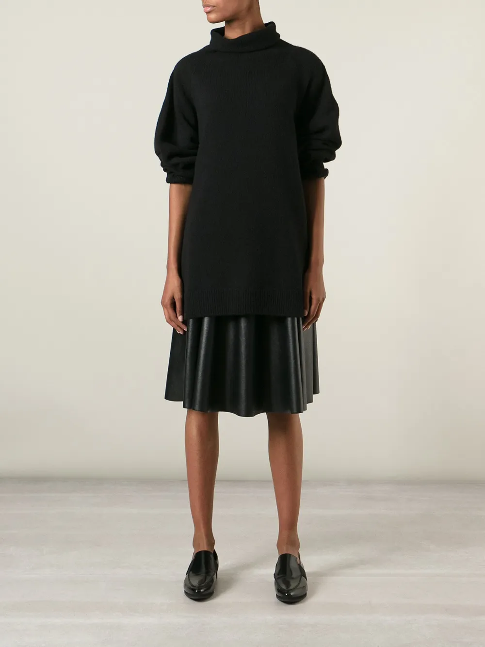 The Row 'Mandel' sweater Zwart