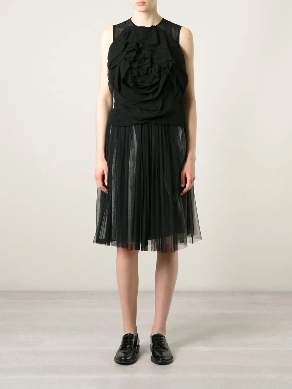 Comme Des Garçons ruffled flower top Zwart