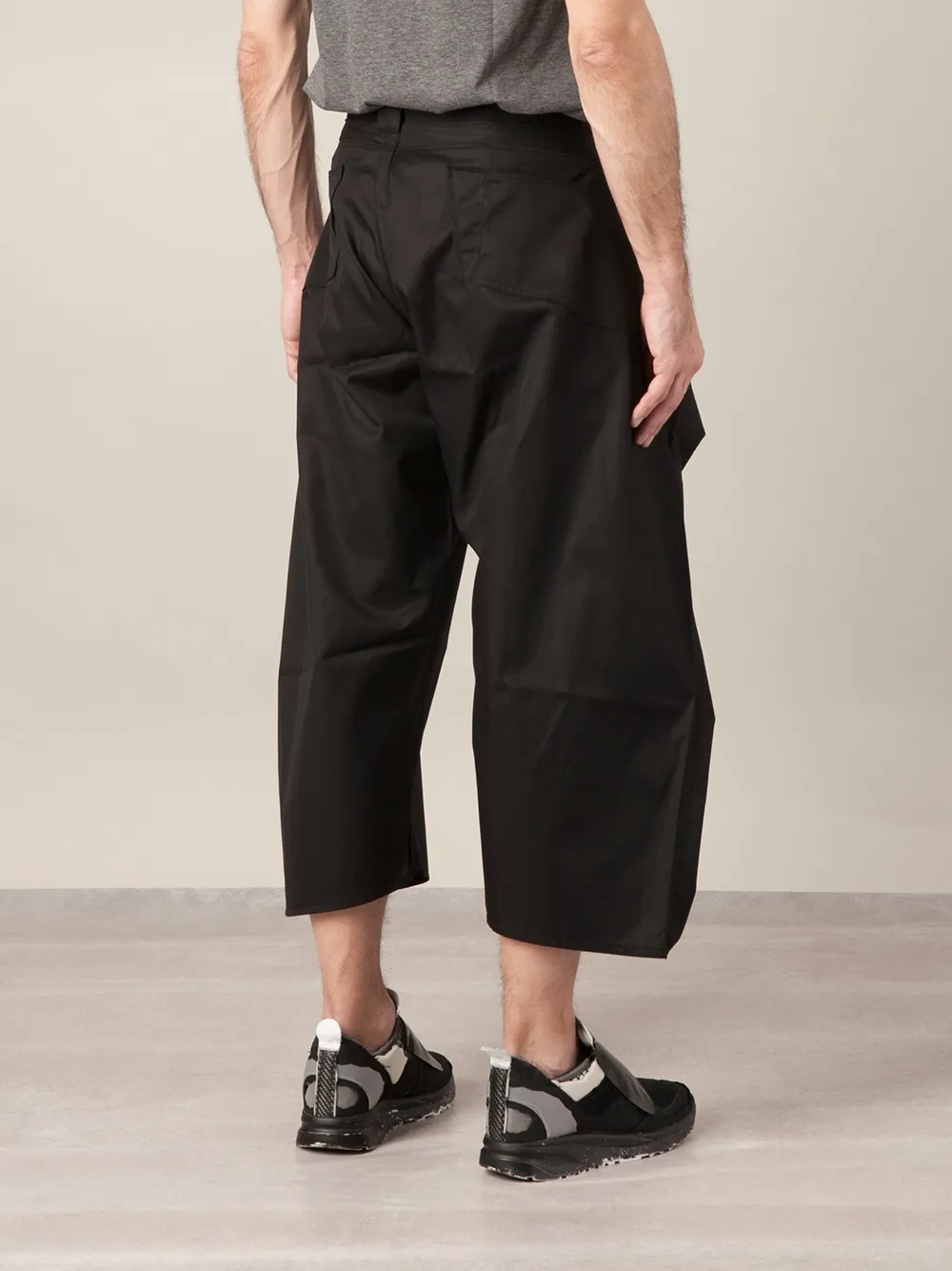 Anrealage Front Fold Trousers In Black
