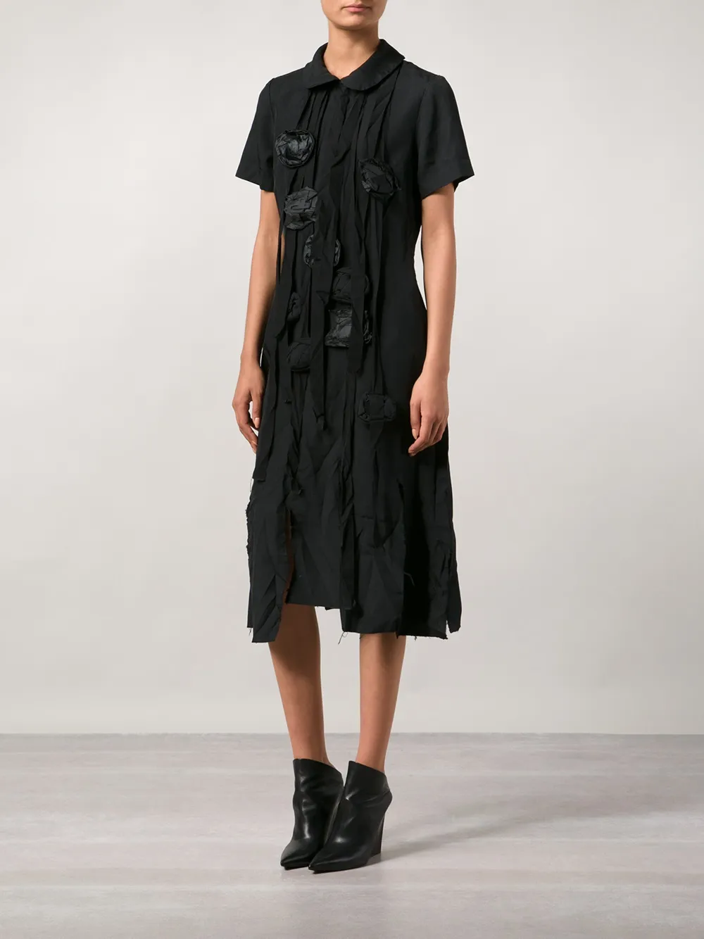 Comme Des Garçons flower appliqué shirt dress - Zwart